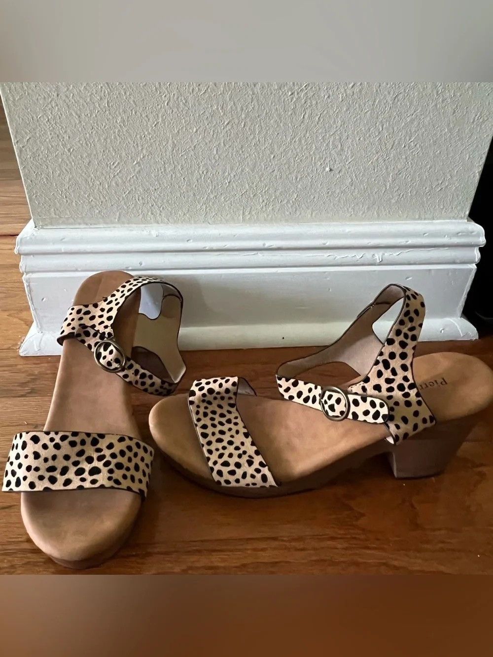 Leopard Print Open-Toe Wedge Sandals - Beige/Black